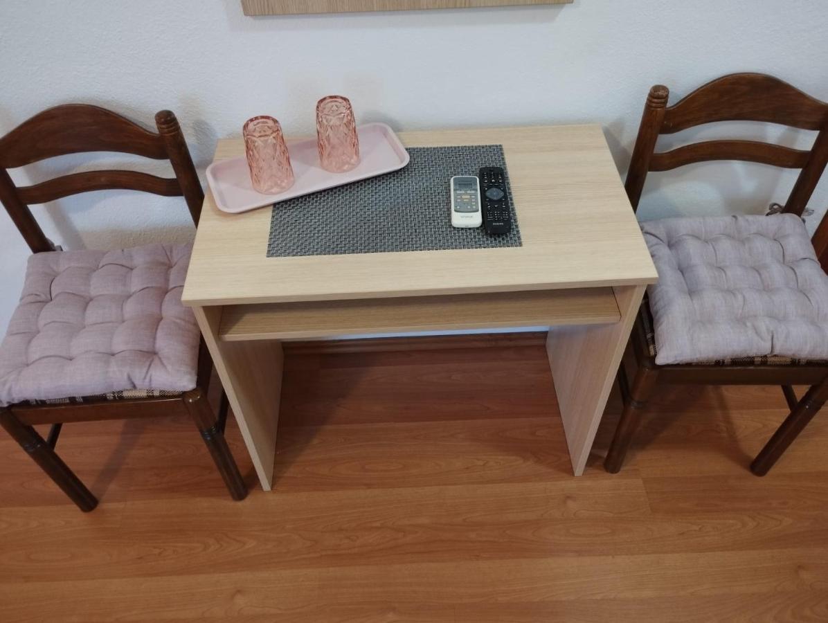 Soba Ivanka Niksic Karlobag Εξωτερικό φωτογραφία